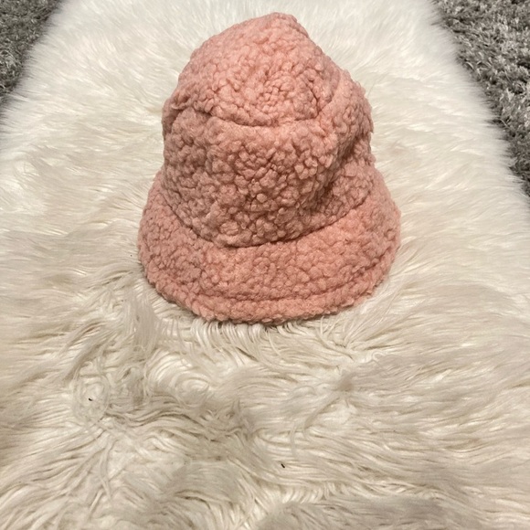 Pink Fuzzy bucket hat - Picture 1 of 1